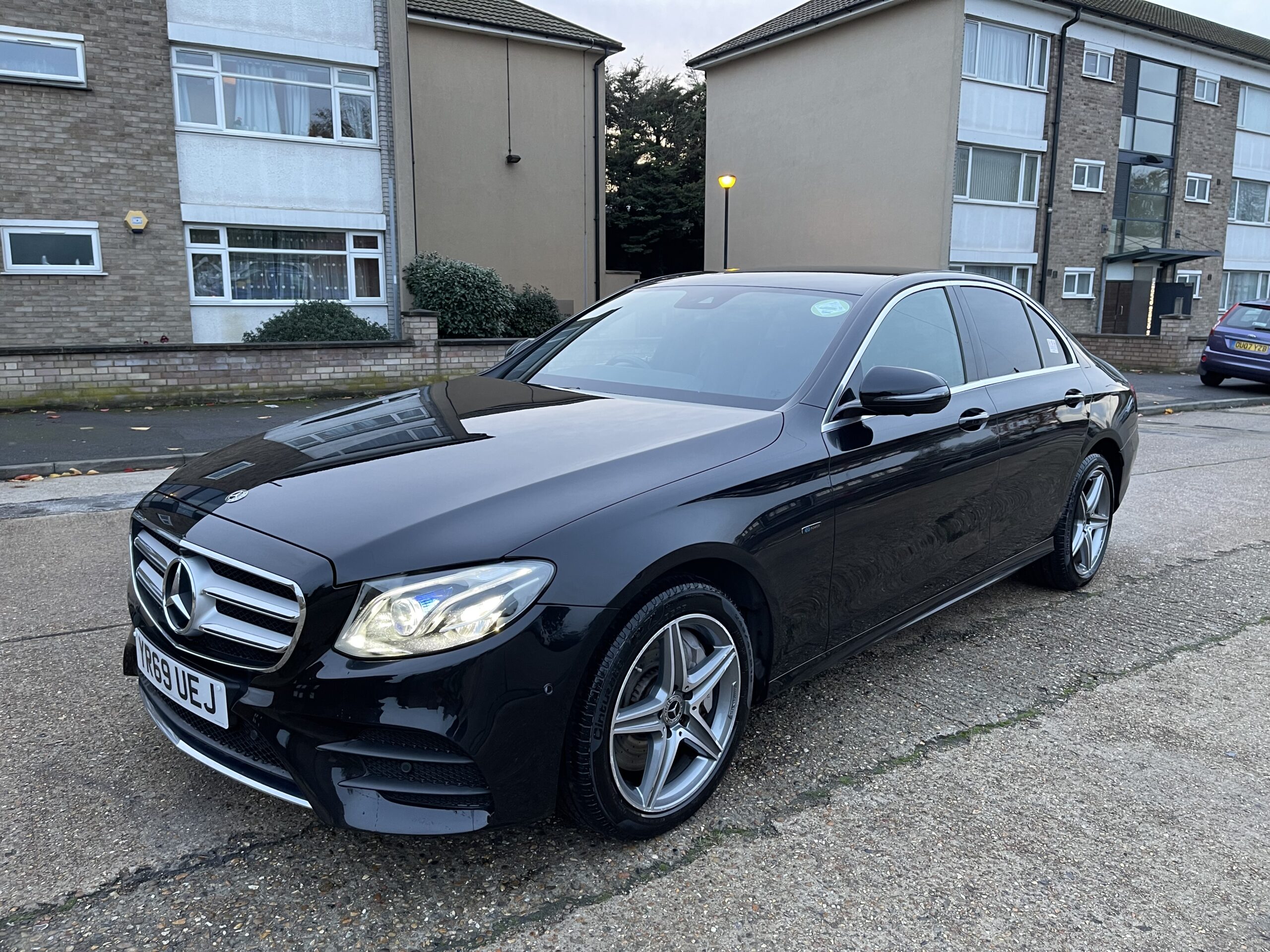 MERCEDES BENZ E300DE