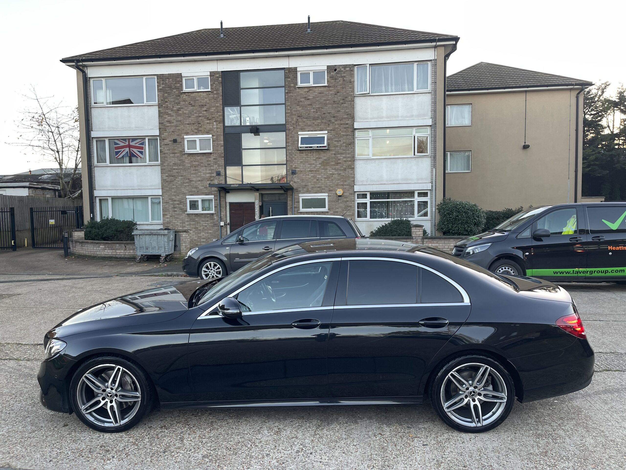 MERCEDES BENZ E220D
