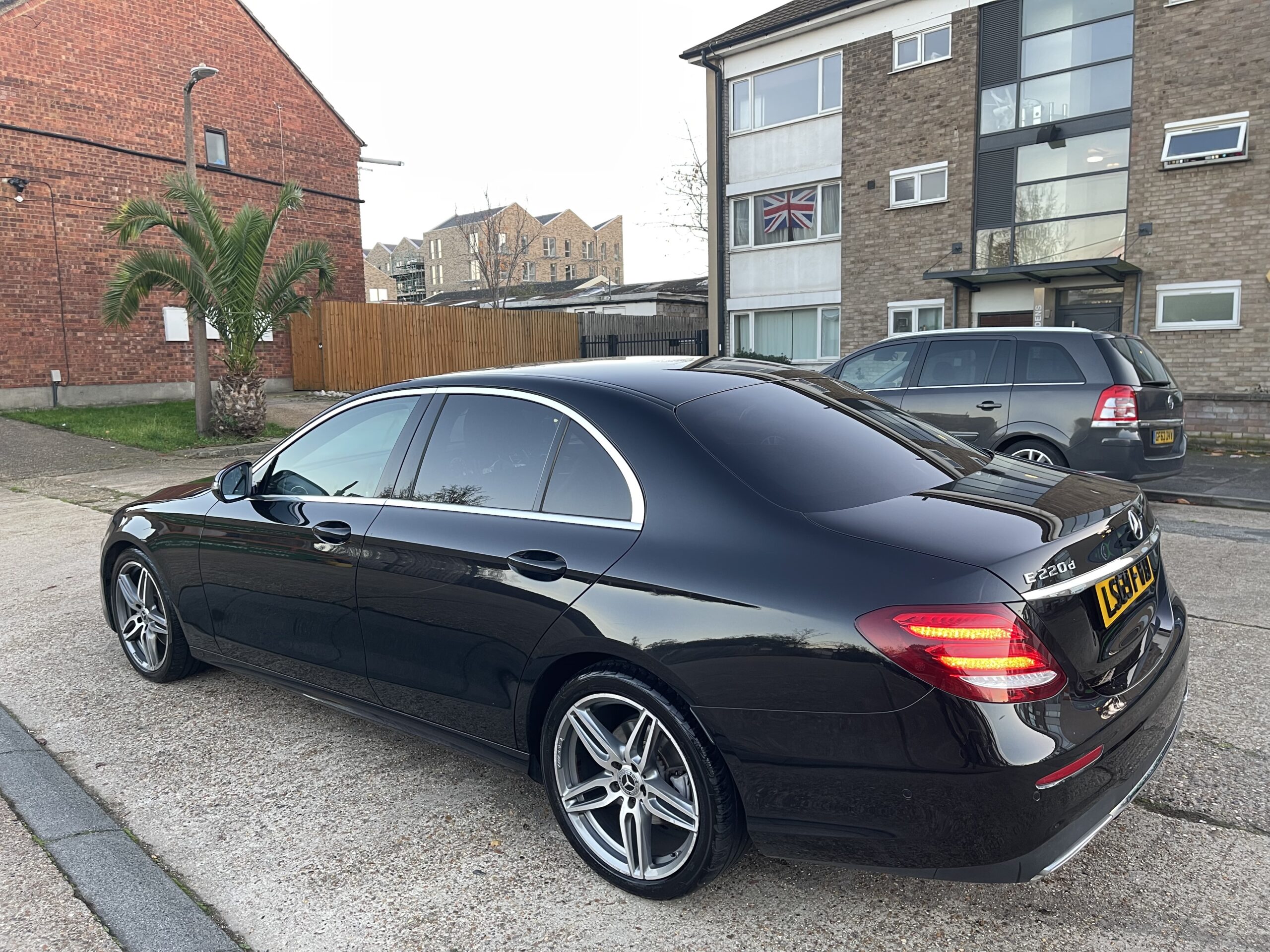 MERCEDES BENZ E220D