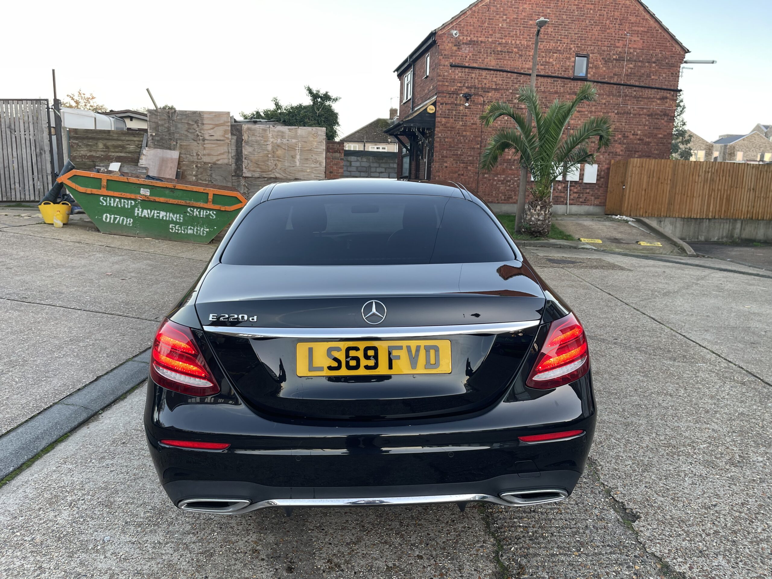 MERCEDES BENZ E220D